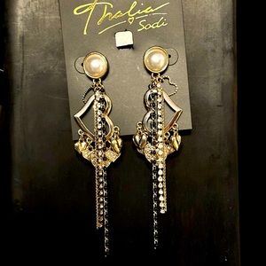 Beautiful Thalia Sodi earrings